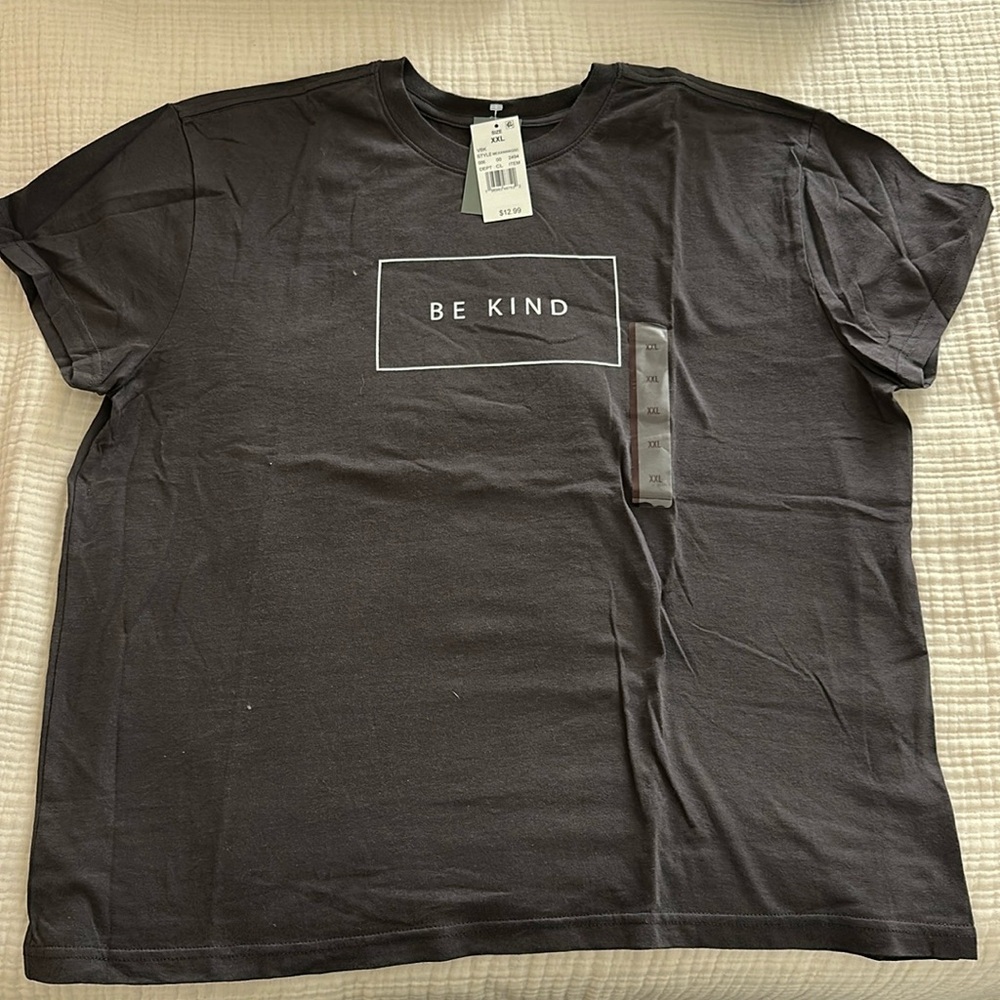 **NWT** XXL Doe tshirt